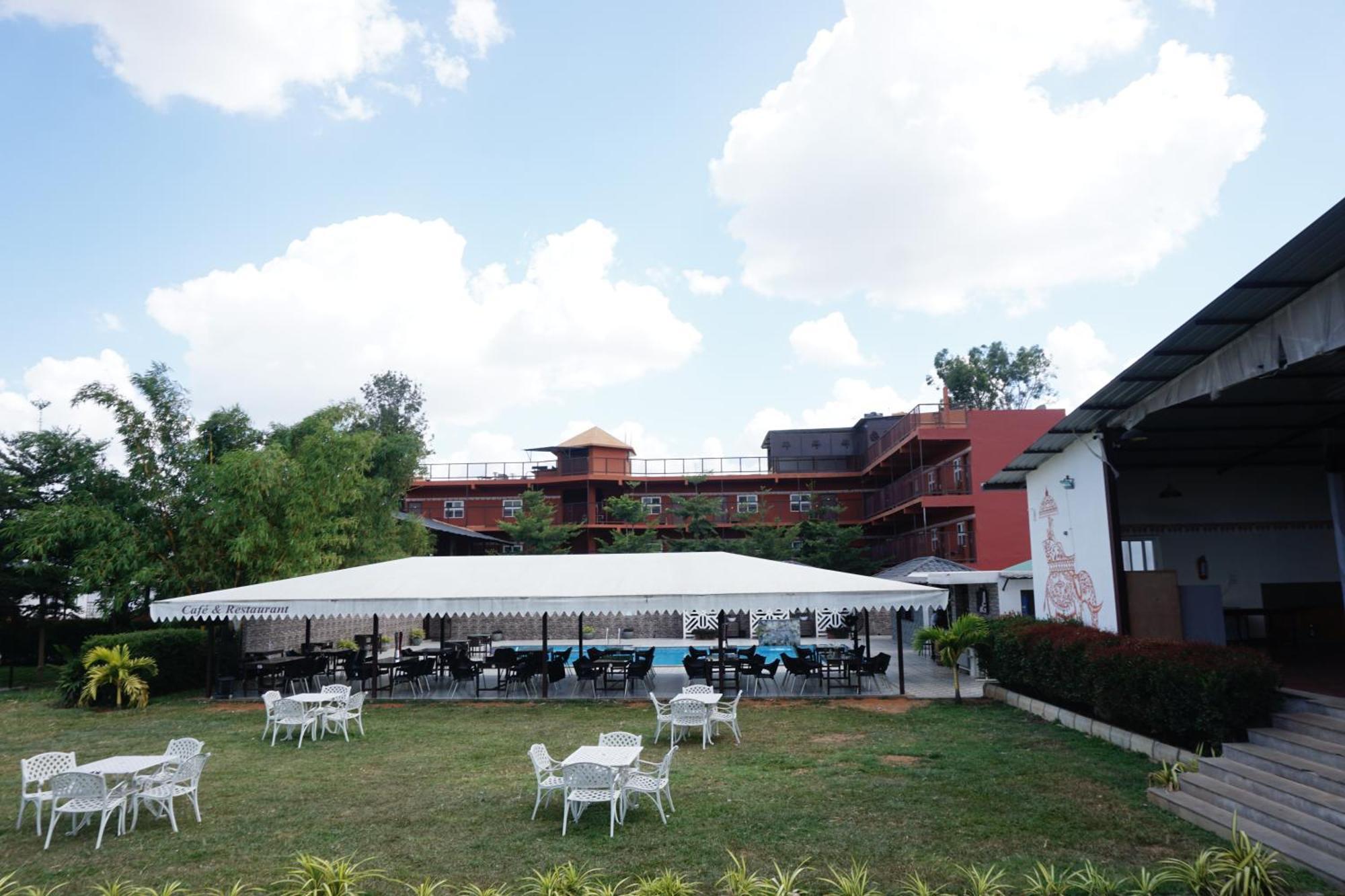 Vistar Resort & Hotels Kammasandra エクステリア 写真