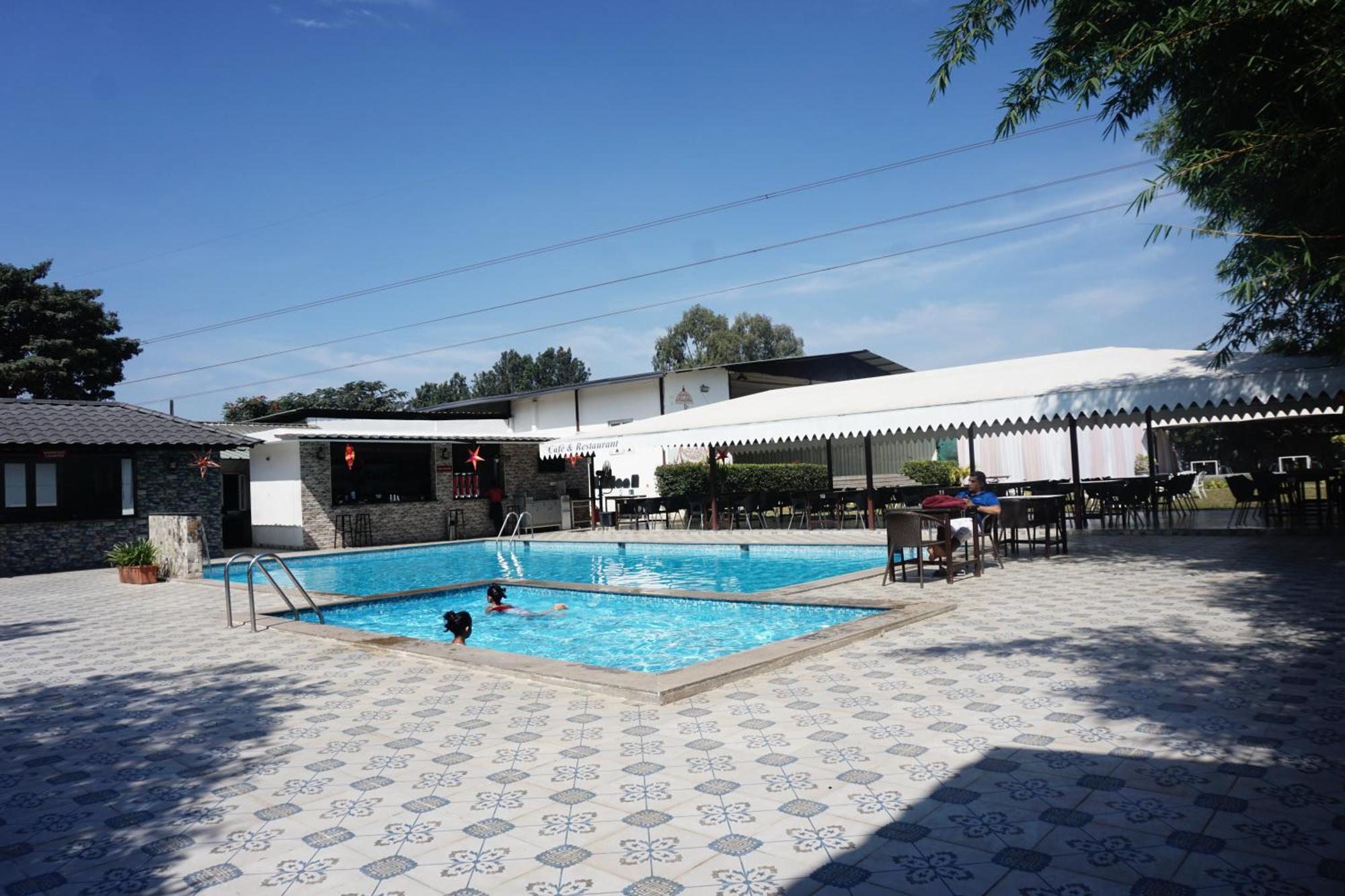 Vistar Resort & Hotels Kammasandra エクステリア 写真