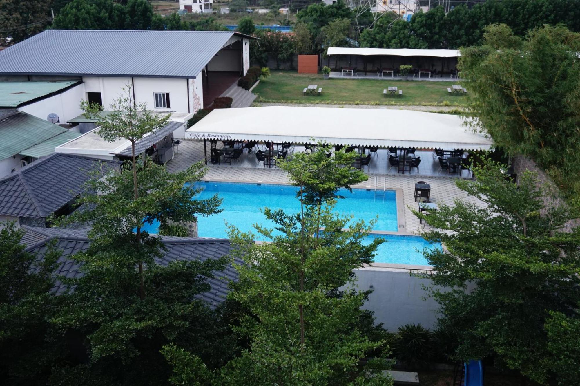 Vistar Resort & Hotels Kammasandra エクステリア 写真