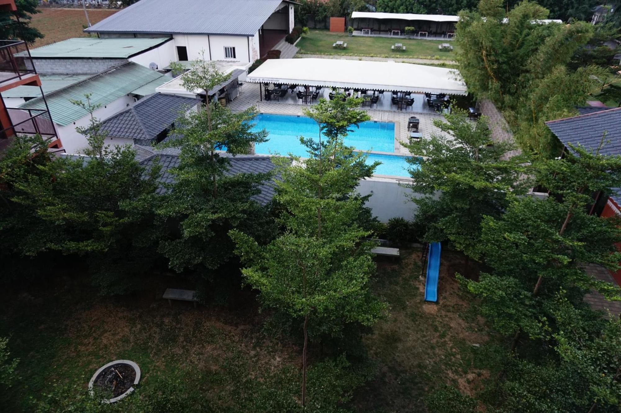 Vistar Resort & Hotels Kammasandra エクステリア 写真